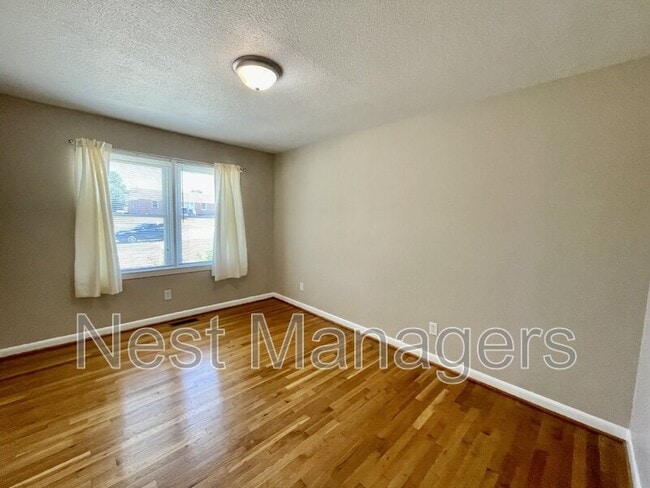 Photo - 621 Welsh Pl