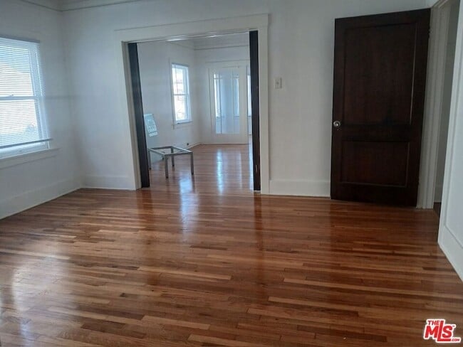 Photo - 1555 6th Ave