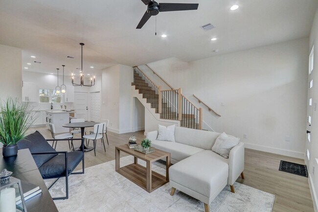 Photo - 1217 Dewalt St