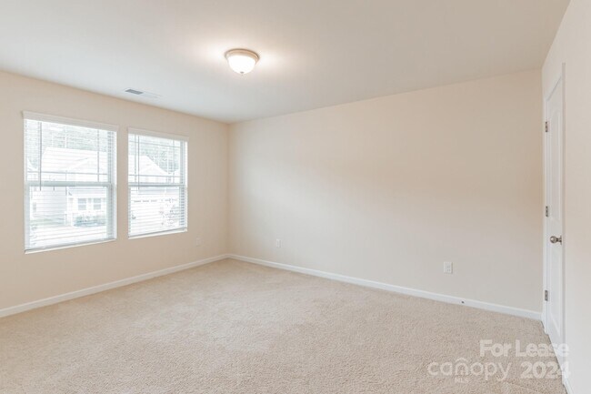 Photo - 15226 Red Canoe Way