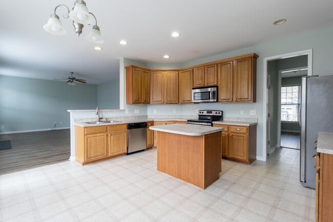 Photo - 2047 Sinclair Trce