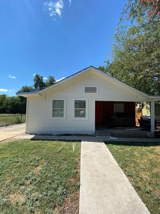 Building Photo - Recently renovated Mount Auburn home Unit Apartment 1