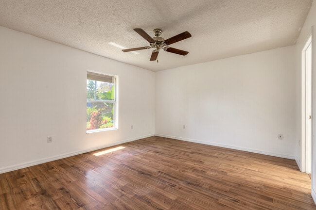 Photo - 3214 Juniper Dr