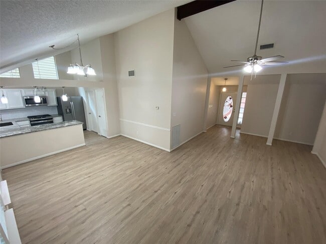 Photo - 33 N Rain Forest Ct