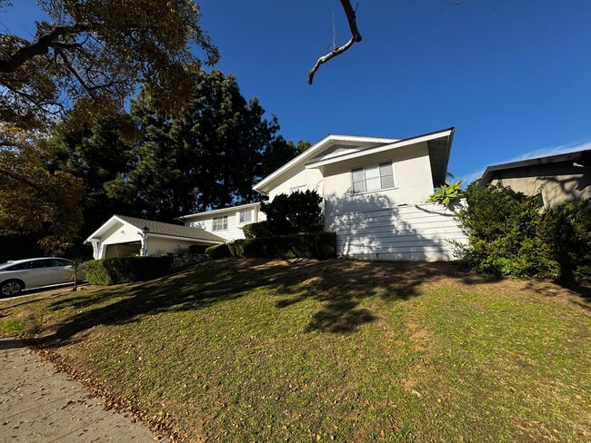 SPACIOUS 3 BEDROOM 2.5 BATH IN THE HEART O... - SPACIOUS 3 BEDROOM 2.5 BATH IN THE HEART O... Casa