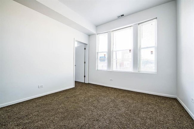 Photo - 3560-64 W Cermak Rd