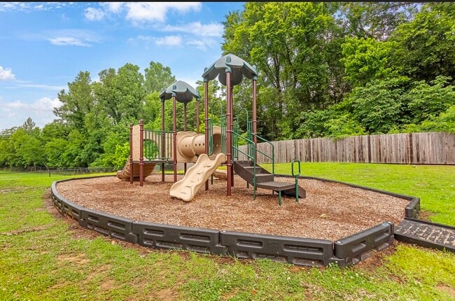 Patio de juegos 2 - Azalea Cove