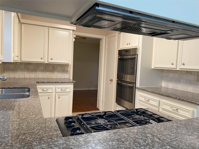 Photo - 3219 Ashmont Ln