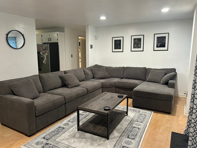 Living room - 19 Bourbon St Unit 19 Bourbon St #87