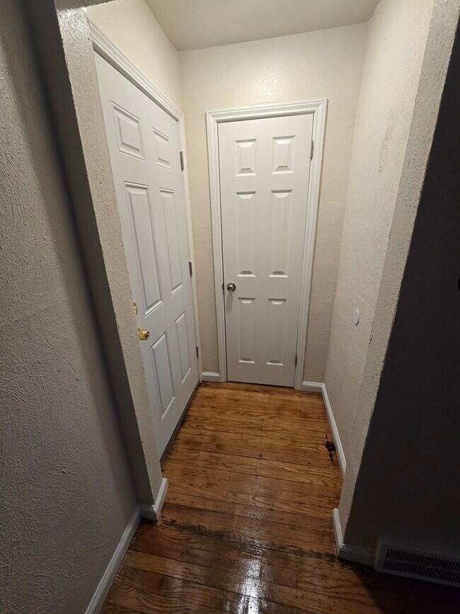 Photo - 16522 Murray Hill St