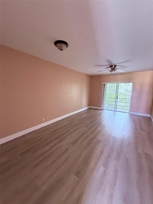 Photo - 4730 NW 10th Ct Unidad 312