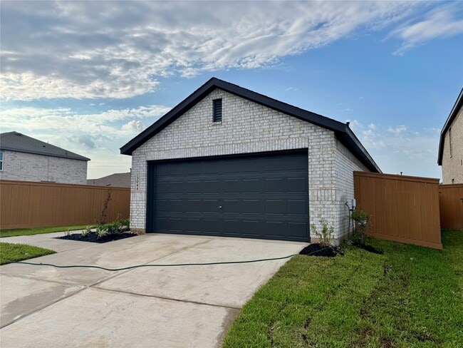 3044 Angelic Rose Ln