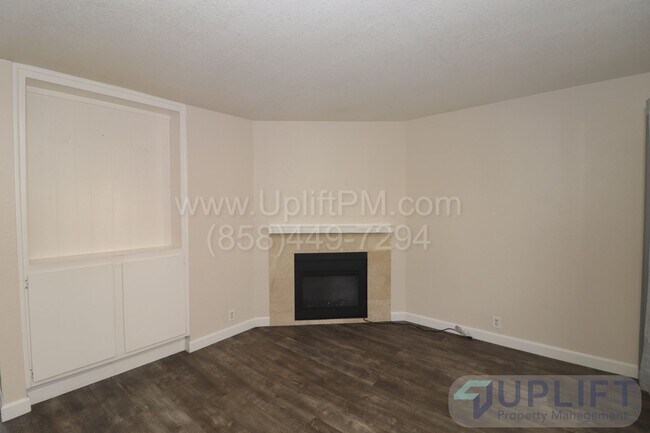 Photo - 2-bedroom, 2-bathroom home in a gated comm... Unidad 14