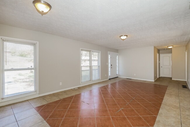 Photo - 369 Windemere Way