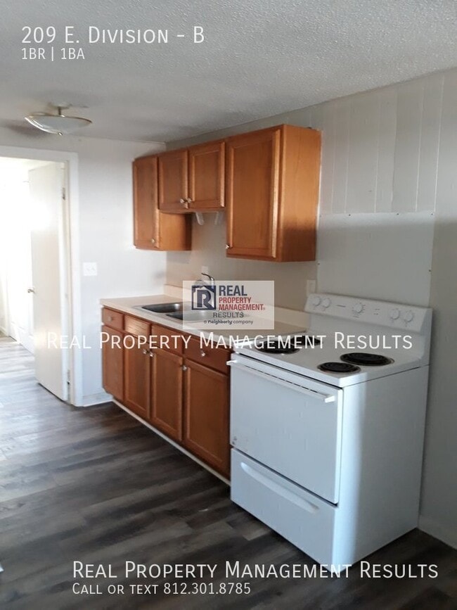Photo - 209 E. Division-B Unit B