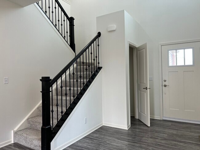 Photo - 1231 Hawk Hollow Dr