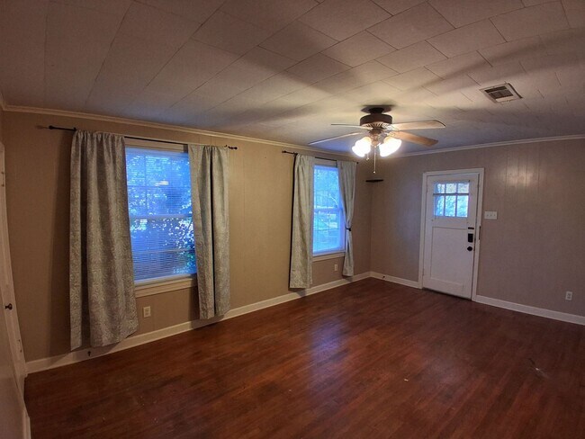 905 Pinckney Ave
