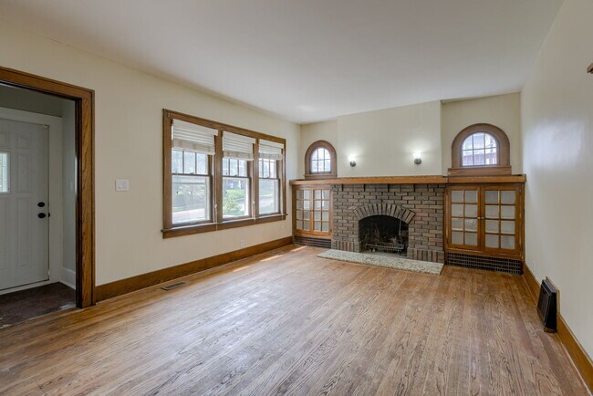 Photo - 2347 S 33rd St