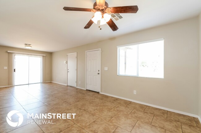 Photo - 4184 E Market St