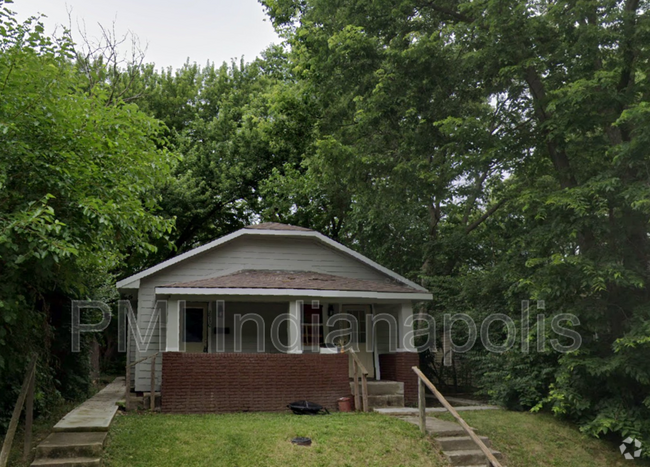 Building Photo - 2930 N Dearborn St Unit A Rental