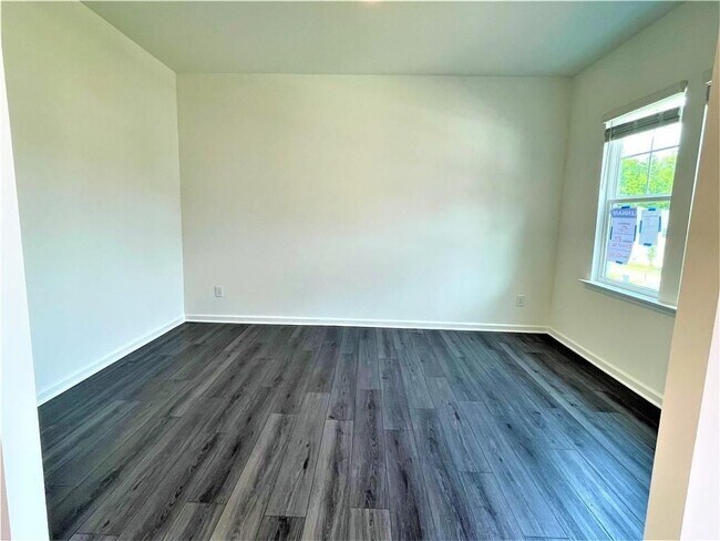 Photo - 270 Rivulet Dr