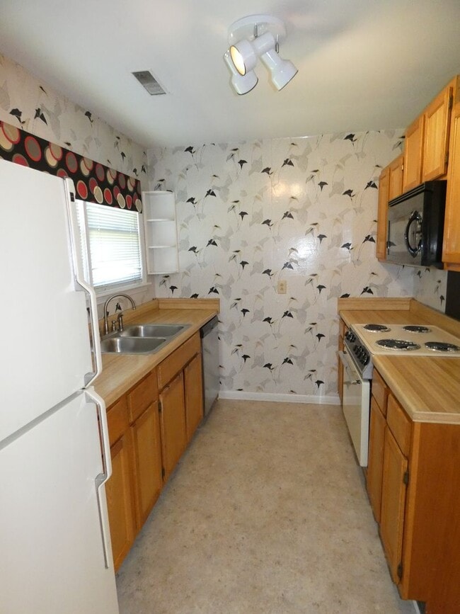 Photo - Charming Carriage Home in the Heart of Hoover