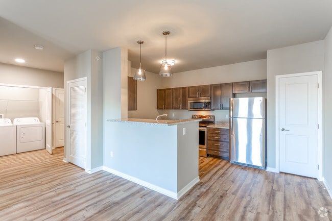 1BR, 1BA - 868 SF