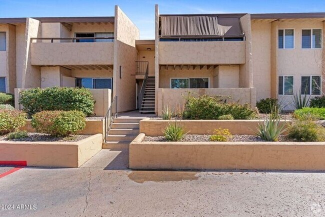 Building Photo - Single Level 3 bedroom Condo In Scottsdale!