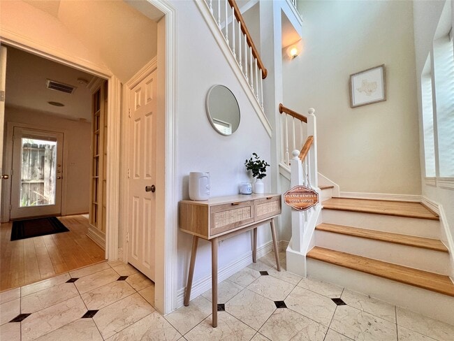 Photo - 1502 Crocker St