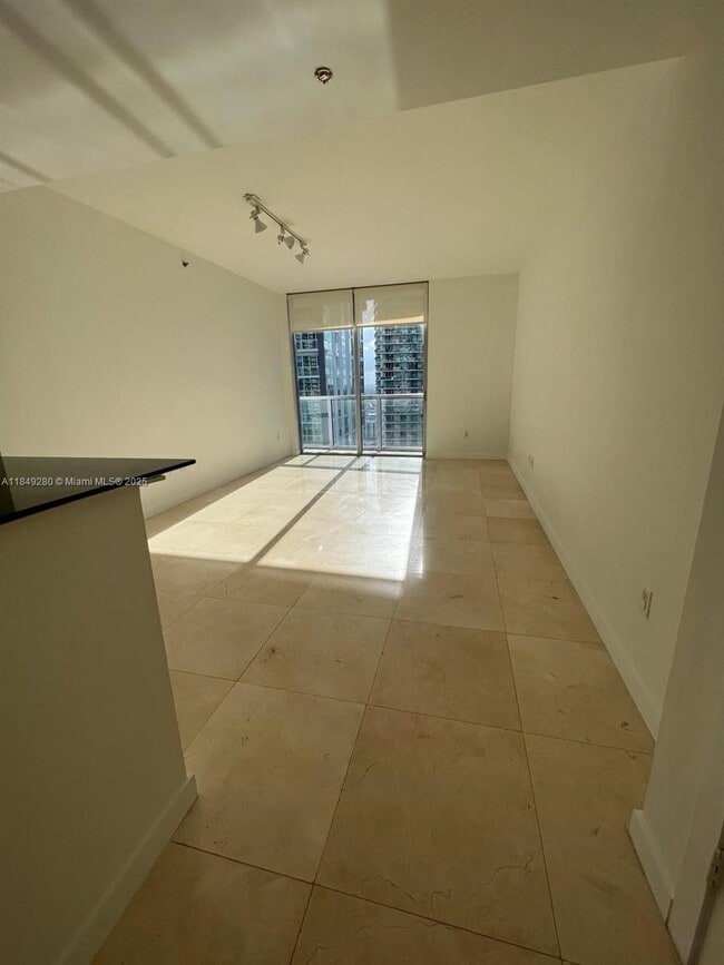Photo - 1060 Brickell Ave Unit 2711
