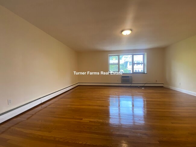 Photo - 212 Kent St Unit 23