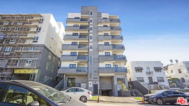 Building Photo - 846 S Mariposa Ave Unit 503 Rental