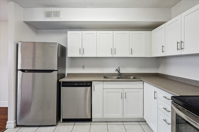 Photo - Highland Village