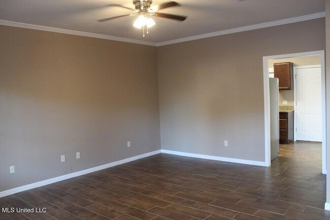 Photo - 1007 Bassett Dr