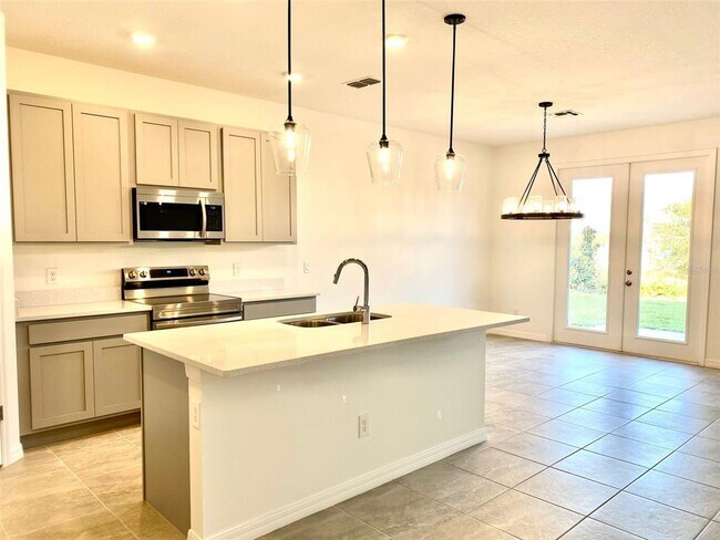 Photo - 2190 Derwent Dr