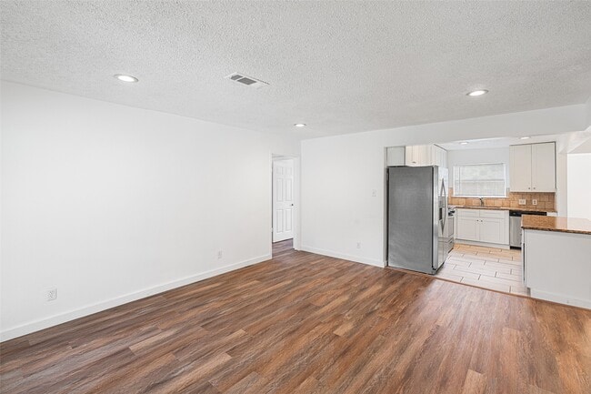 Photo - 9005 Gabriel St