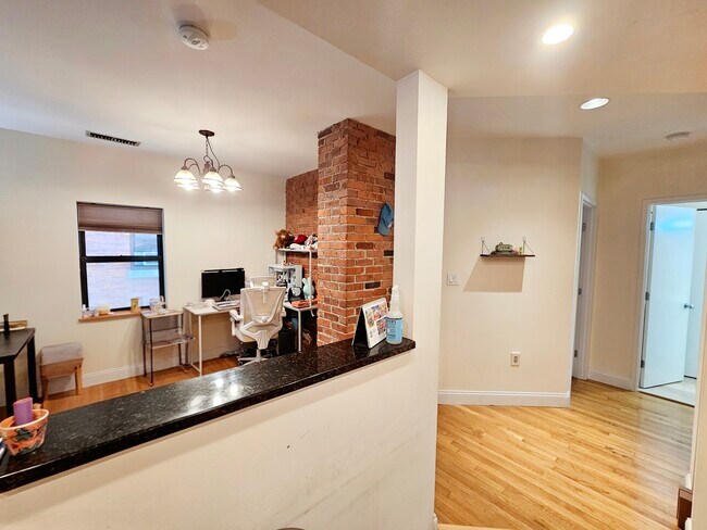 Photo - 84 Gainsborough St Unit 160