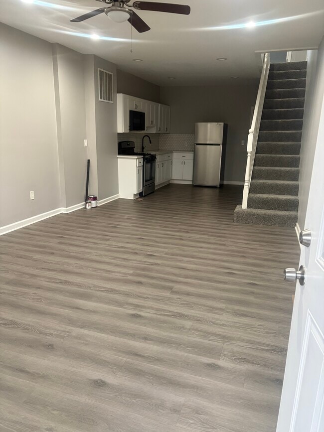 Photo - 619 E 29th St