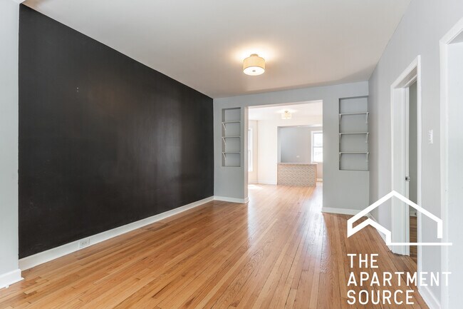 Photo - 4940 N Hamilton Ave Unidad 3