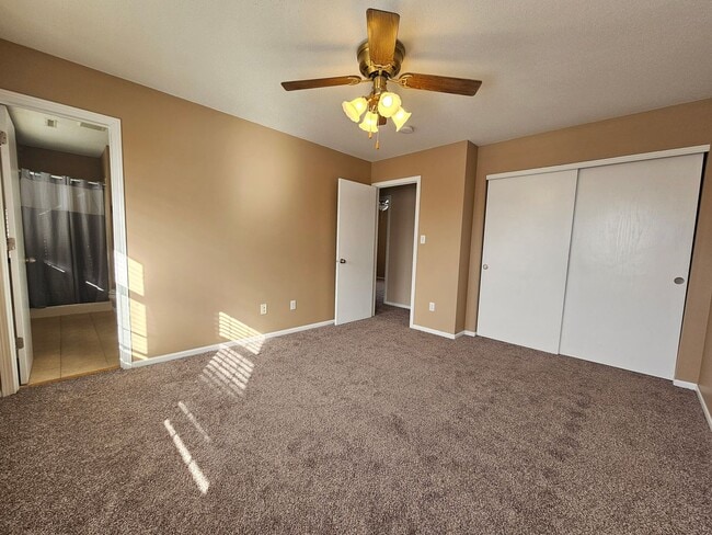 Photo - 3 bedroom 2.5 bath with an additional family room, Linn Mar School Area