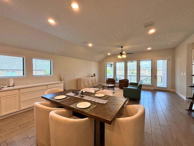 Photo - 1808 Durham Pk