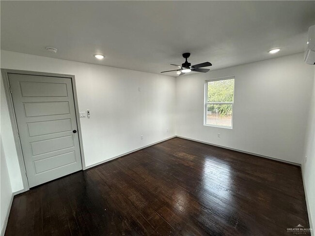 Photo - 8 Miller Ave