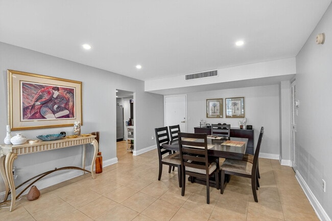 Photo - 3450 S Ocean Blvd Unidad 5100