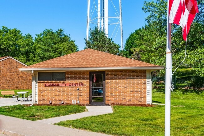 Photo - Lake Park Apartments