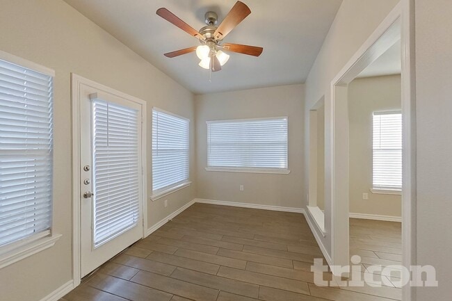 Photo - 4825 Freeport Dr