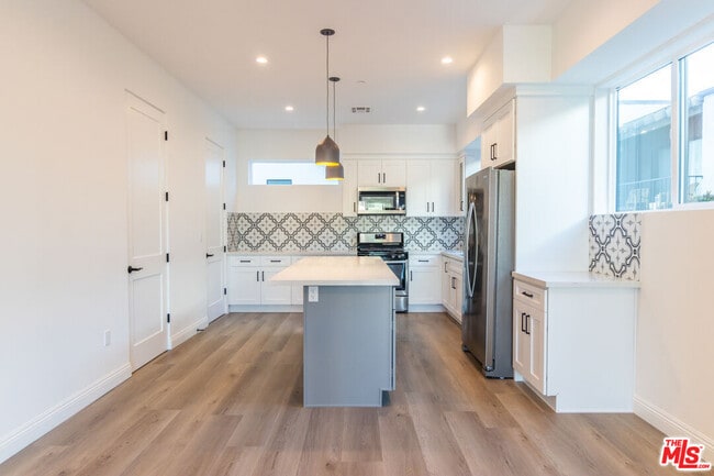 Photo - 5323 Ben Ave