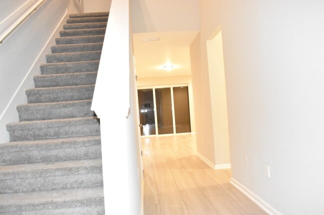 Photo - 572 Windermere Way