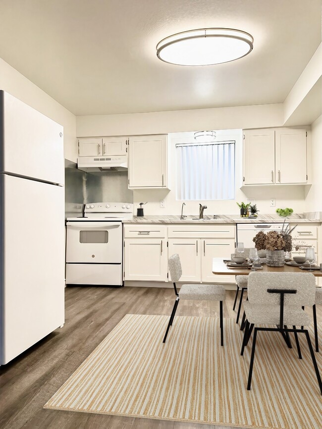 Photo - 305 W San Marcos Blvd Unit 7