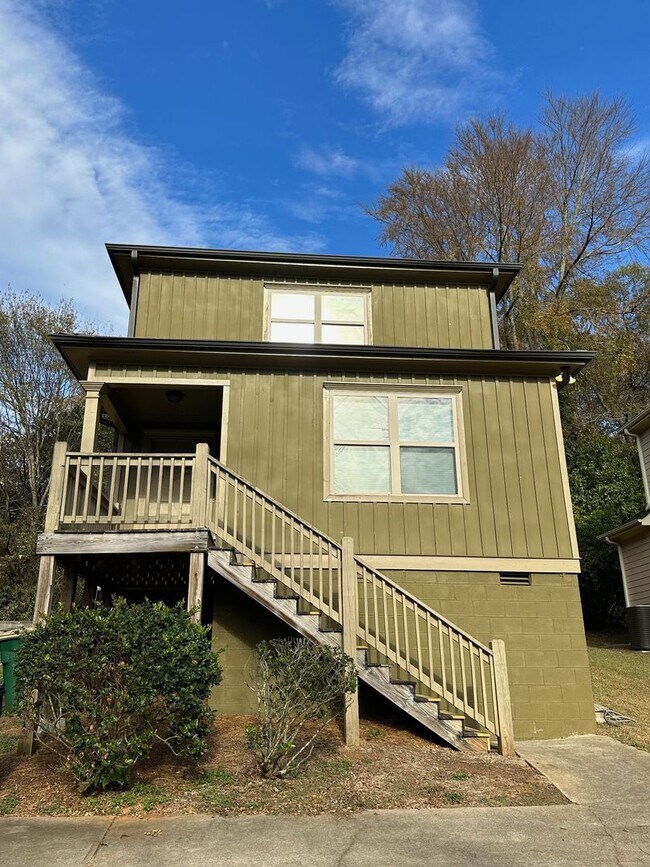 Three Bedroom Off MLK PreLeasing House House Rental in Athens, GA
