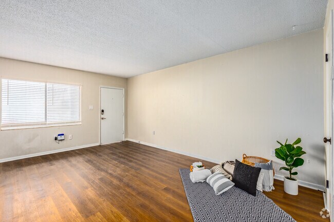 2 BR, 2 BA - 920SF - The Fairview